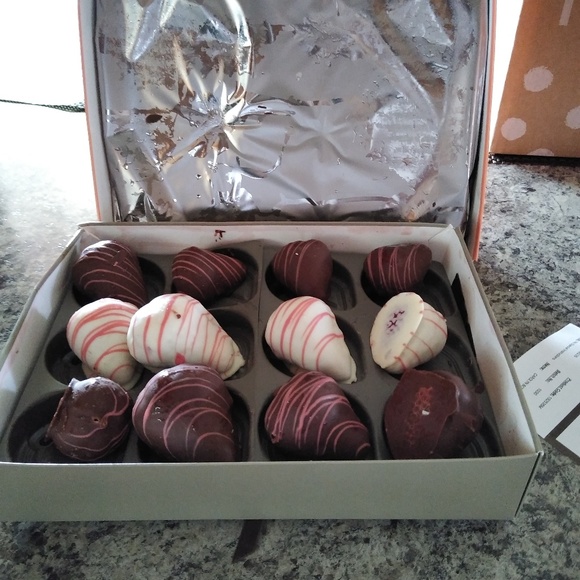 Meet your Posher, Carolyn - Picture 1 of 1